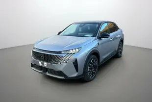 Peugeot 3008 Hybrid 145 GT Alcantara gris artense toit noir, vue 3/4 avant avec calandre distinctive et jantes alu noires.