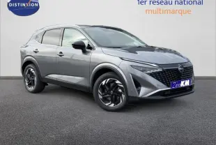 Nissan Qashqai Hybrid e-POWER 205ch N-Connecta gris Squale métallisé, vue 3/4 avant droit avec jantes alu noires et grises.
