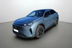 Peugeot 3008 Hybrid bleu ingaro avec toit noir, vue 3/4 avant droit sur fond neutre.
