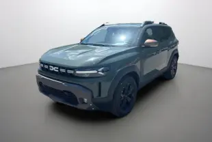 Dacia Duster Eco-G 120 BVA Extreme PK City kaki lichen, vue 3/4 avant droit avec barres de toit et jantes noires.